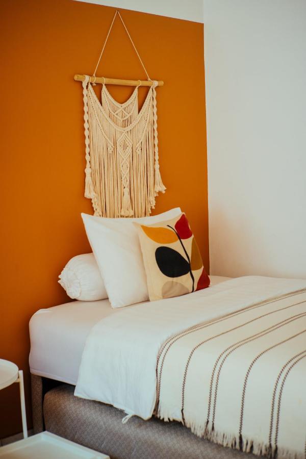 Bed and Breakfast Roemah Renjana Бандунг Экстерьер фото